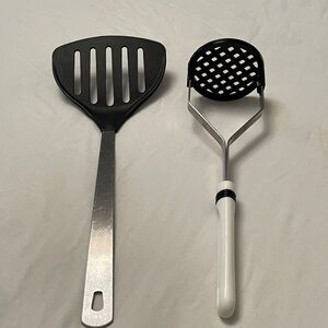Set of 2 Kitchen Gadgets Tools Slotted Spatula & Potato Masher